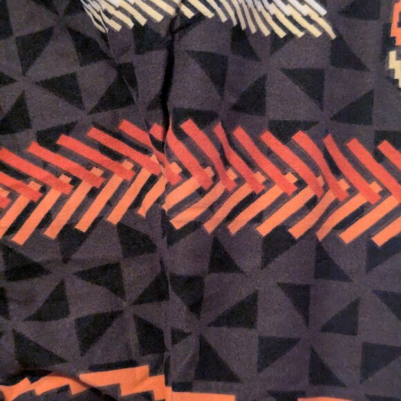 LuLaRoe TC Aztec Print Leggings - Picture 4 of 5